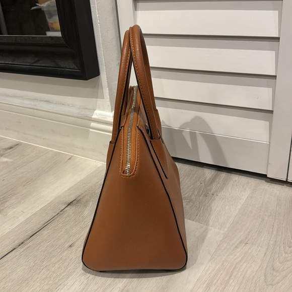 Valentino Milano Leather Tote Bag W/paper credentials and clean inside like new. - Picture 4 of 13